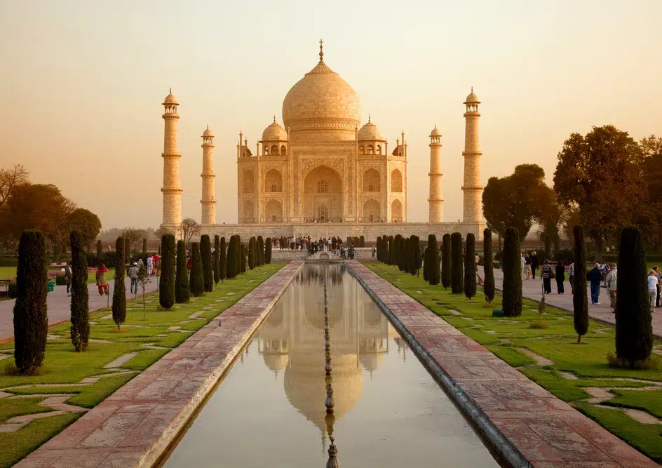 Taj Mahal en Agra durante una ruta por el Triángulo de Oro en India