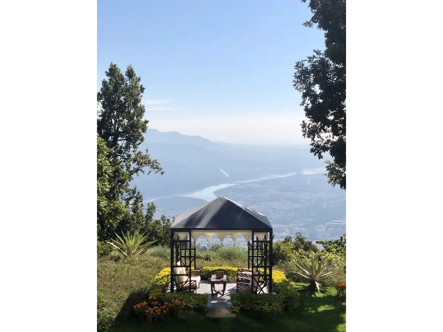 Paisaje del Himalaya durante un viaje de lujo y bienestar en India